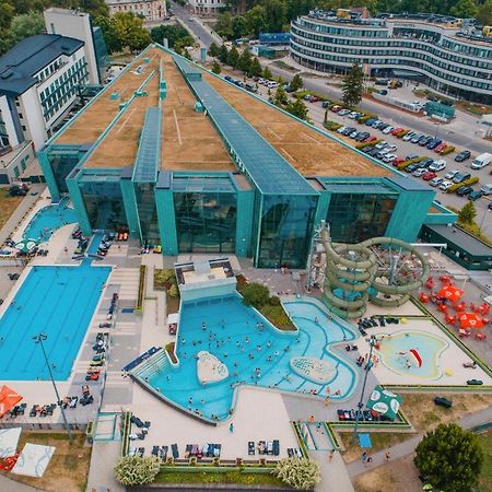 Portobello Wellness & Yacht Hotel Эстергом Экстерьер фото