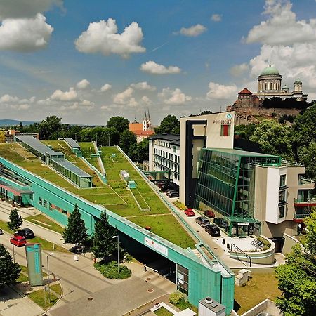 Portobello Wellness & Yacht Hotel Эстергом Экстерьер фото