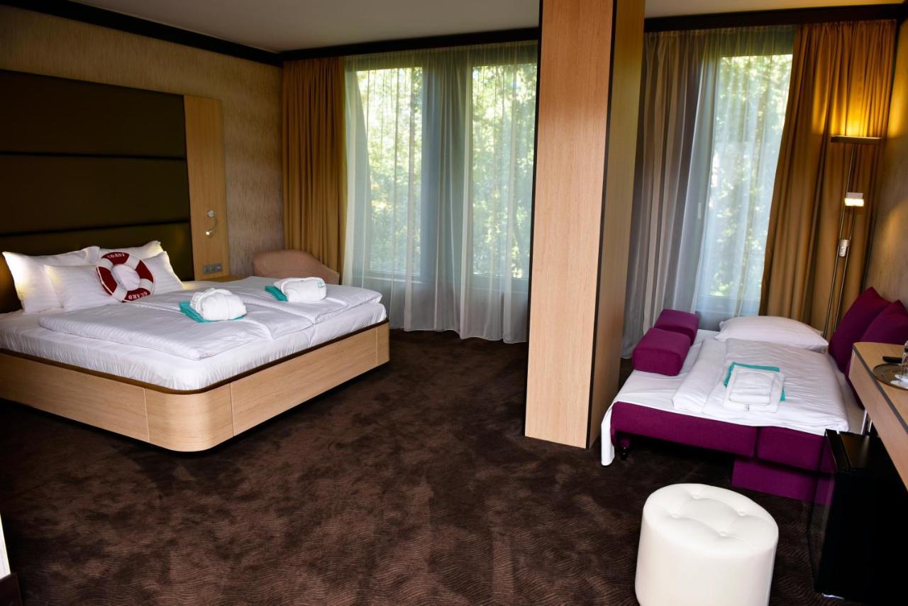Portobello Wellness & Yacht Hotel Эстергом Экстерьер фото