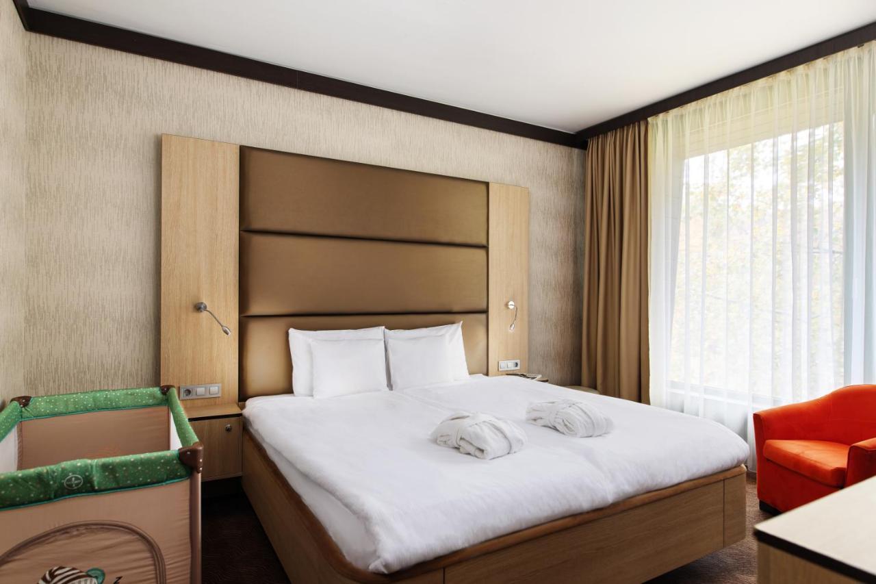 Portobello Wellness & Yacht Hotel Эстергом Экстерьер фото