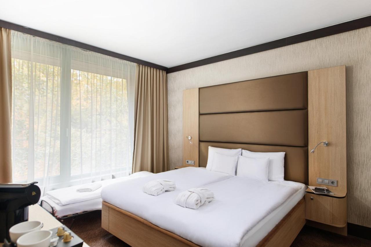 Portobello Wellness & Yacht Hotel Эстергом Экстерьер фото