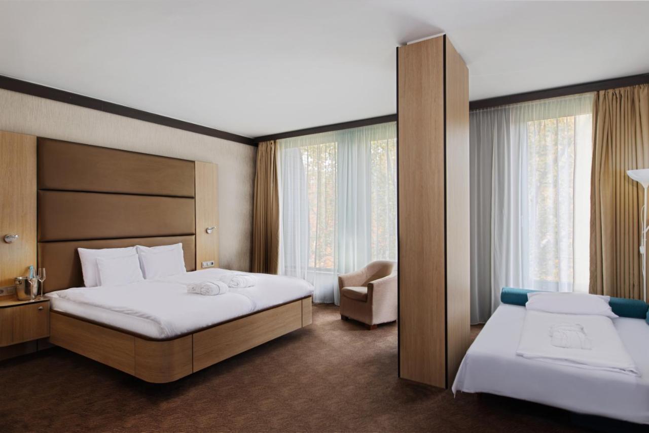 Portobello Wellness & Yacht Hotel Эстергом Экстерьер фото