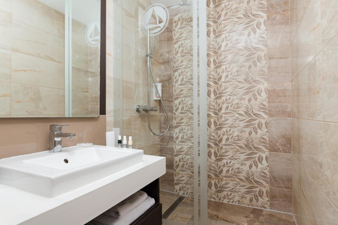 Portobello Wellness & Yacht Hotel Эстергом Экстерьер фото