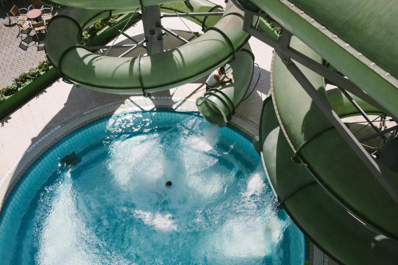 Portobello Wellness & Yacht Hotel Эстергом Экстерьер фото