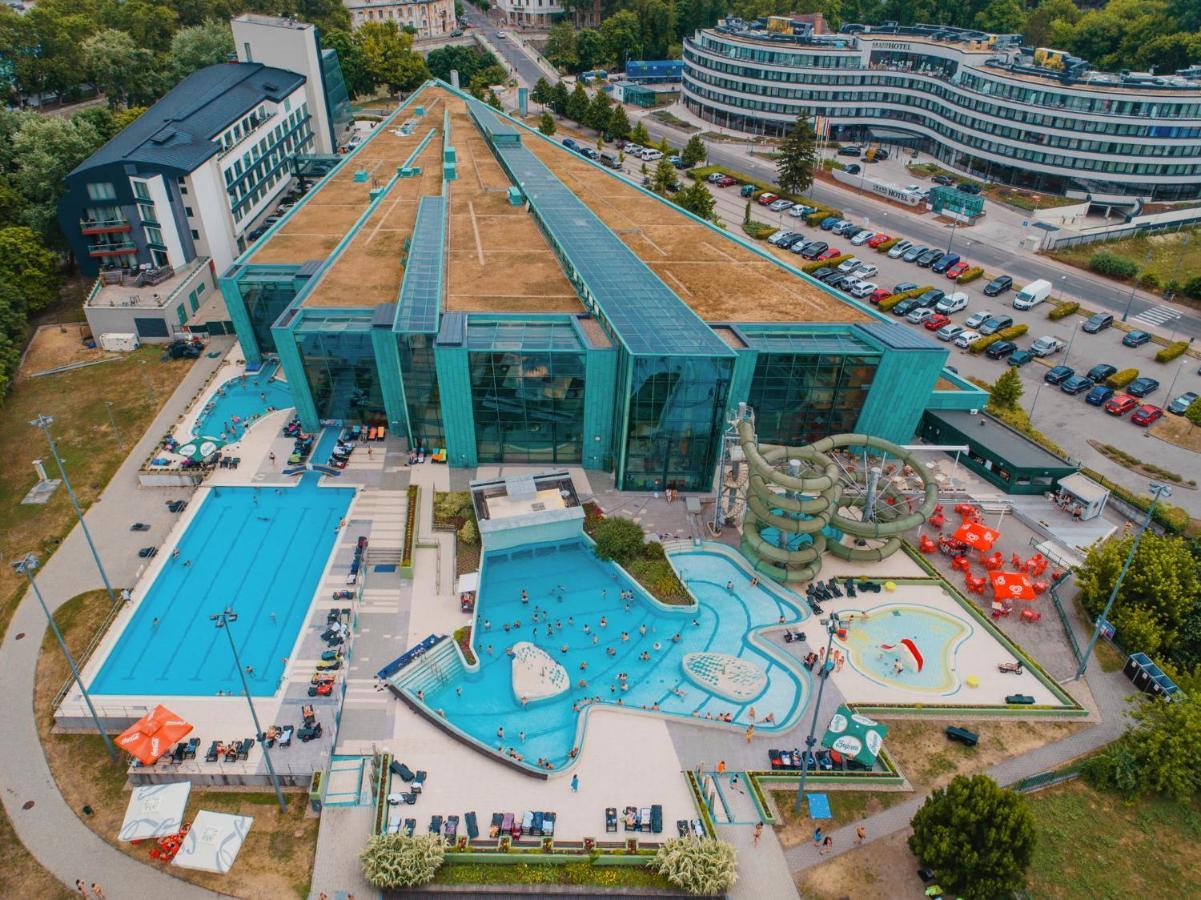 Portobello Wellness & Yacht Hotel Эстергом Экстерьер фото